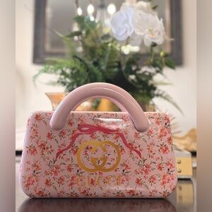 Fashion Pink Floral Ceramic vase with Gold Accents ✨🎀 10” x 8”